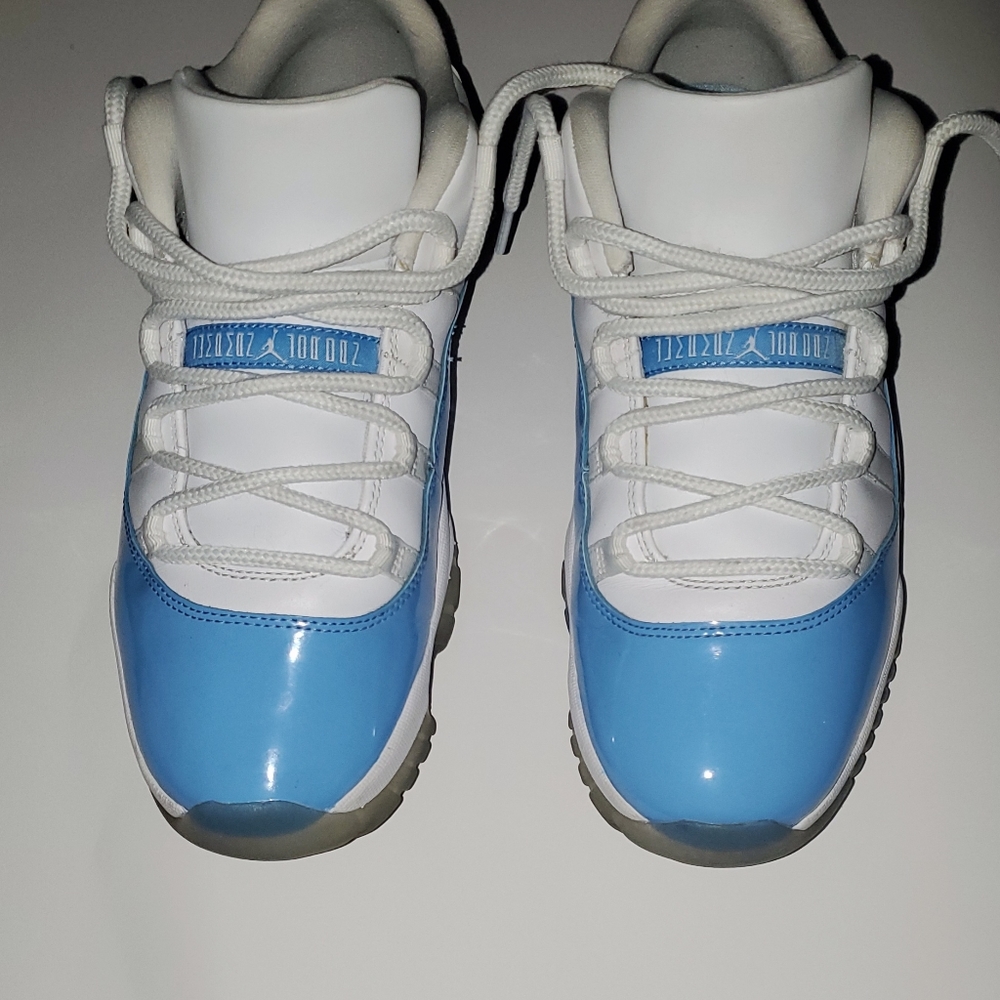Nike Air Jordan 11 Retro Low UNC University Blue (528895-106) Sz 10.5M Carolina